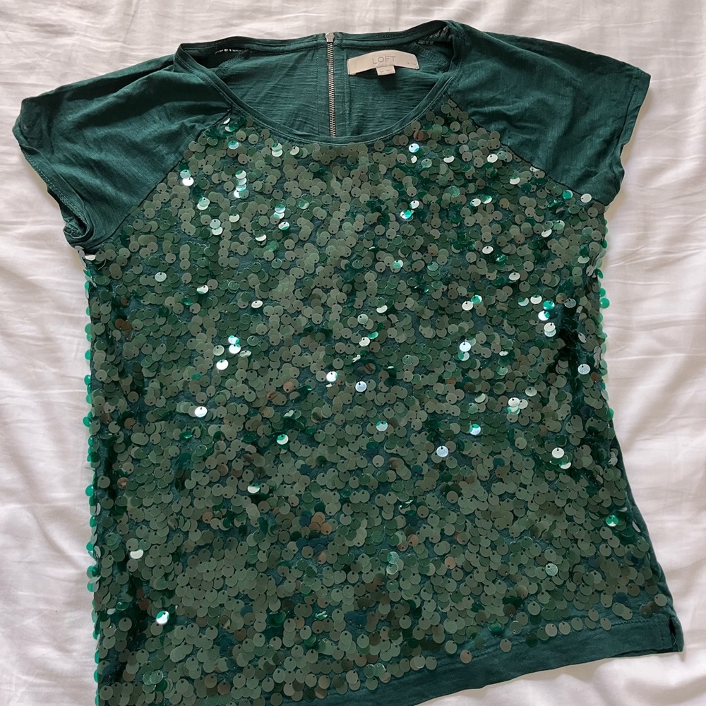 Emerald green sequin fun holiday top from the LOFT. Size Small Petite